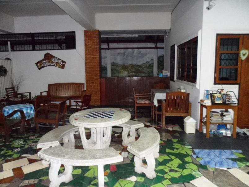 Ban Wiang Guest House Τσιάνγκ Μάι Εξωτερικό φωτογραφία